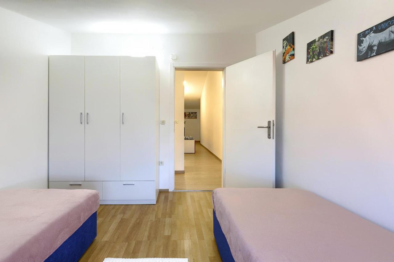 Homestay Pula Eksteriør billede