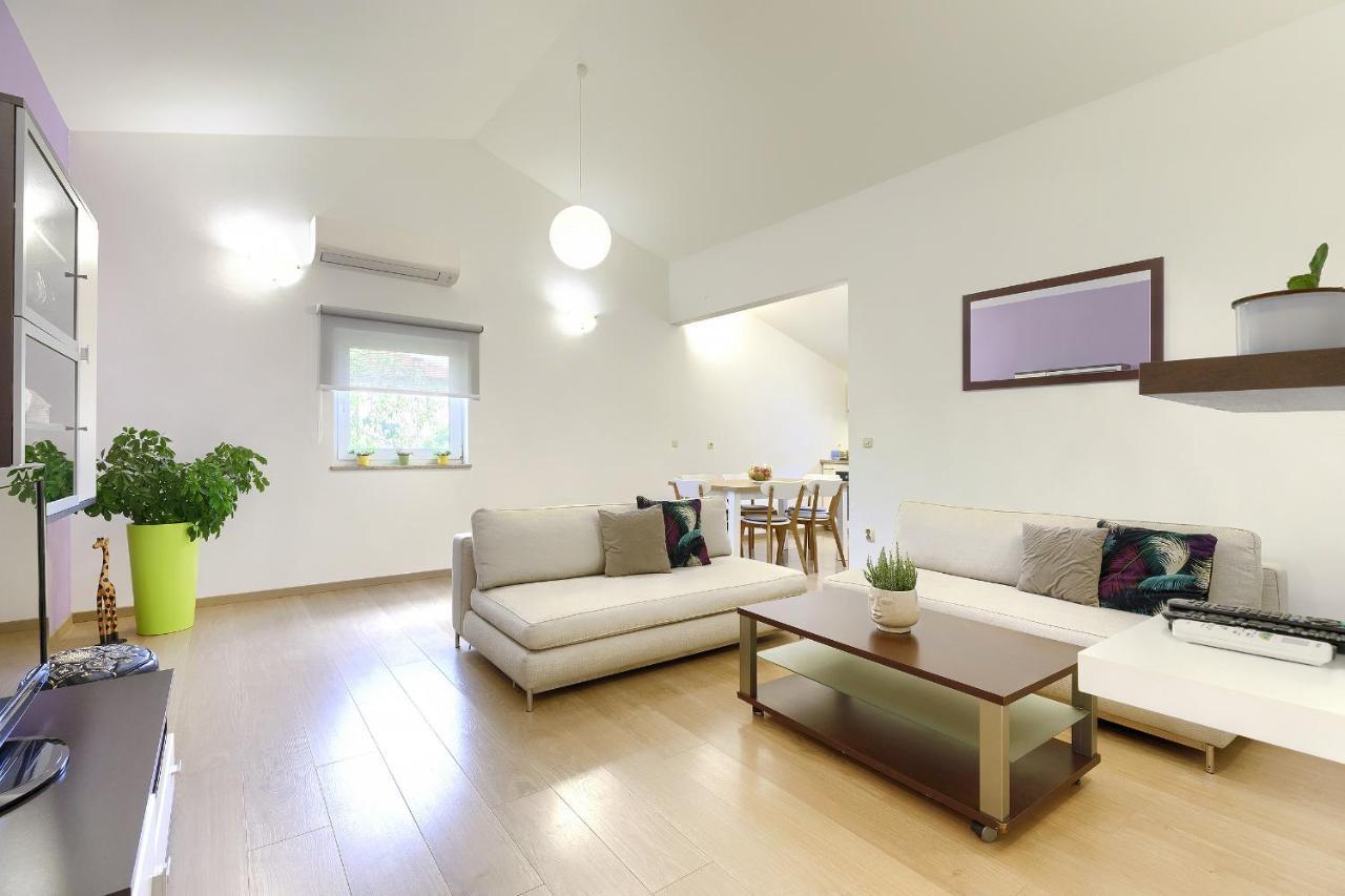 Homestay Pula Eksteriør billede
