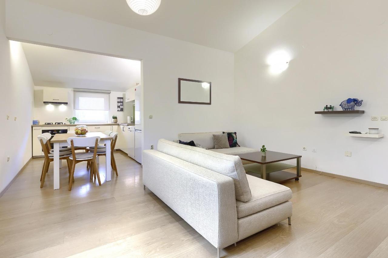 Homestay Pula Eksteriør billede