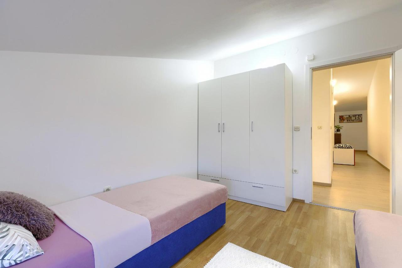 Homestay Pula Eksteriør billede